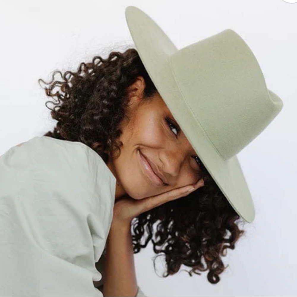 GIGI PIP Dakota Dae light green